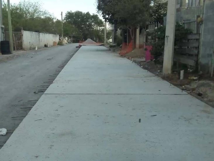 Pavimentación en calle Sandra; se beneficia a 328 habitantes Pavimentación en calle Sandra; se beneficia a 328 habitantes