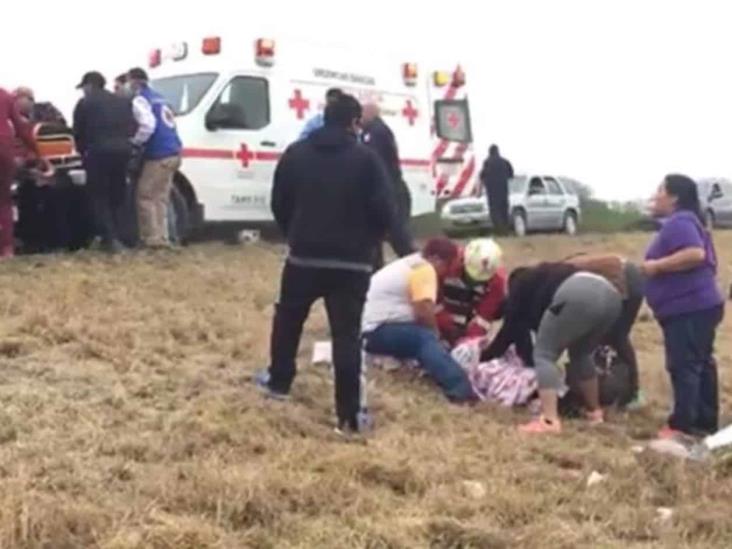 Mueren paisanos en una volcadura Mueren paisanos en una volcadura