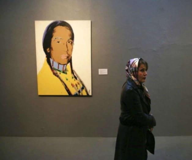 Arruina obras de arte por 300 mil dólares durante cita con famoso abogado