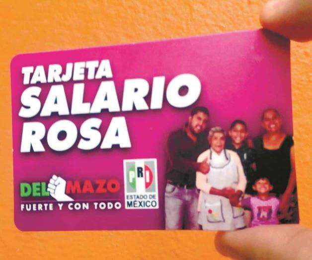 Maniatan al INE en reparto de tarjetas