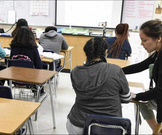 Sistema escolar chárter con tasas bajas de graduación. Agencia de Educación de Texas