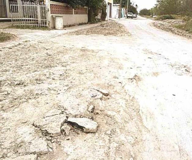 Esperan colonos les cumplan con arreglo de calles