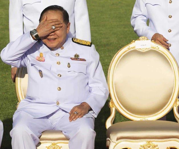 Se desata escándalo por militar coleccionista de relojes de lujo