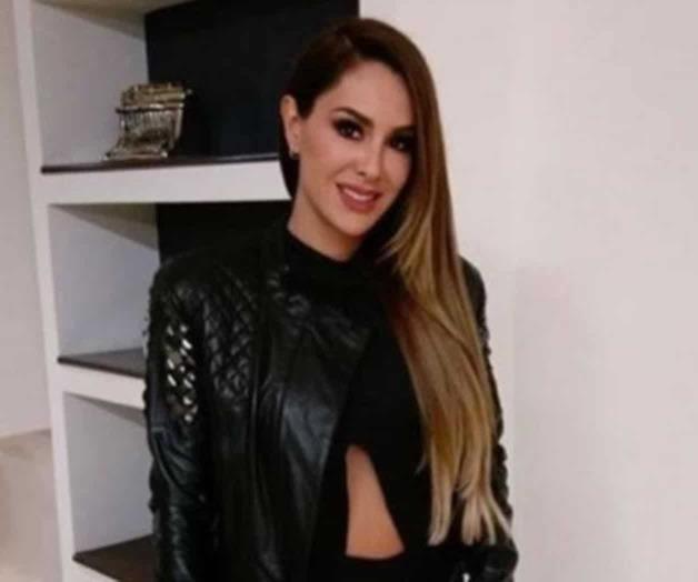 Comparte Ninel Conde foto bajándose el bikini Comparte Ninel Conde foto bajándose el bikini