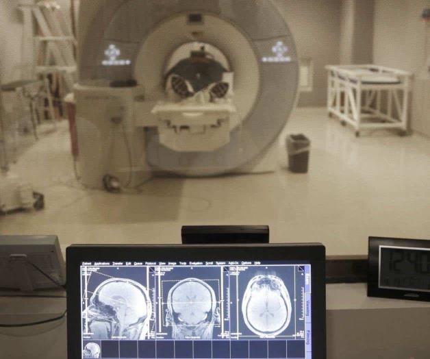 Queda atrapado en máquina de resonancia magnética, muere…