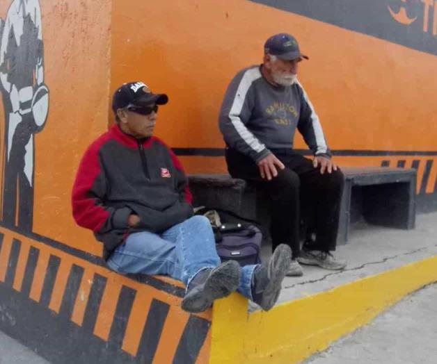 Abuelos ‘toman’ la calle para trabajar Abuelos ‘toman’ la calle para trabajar