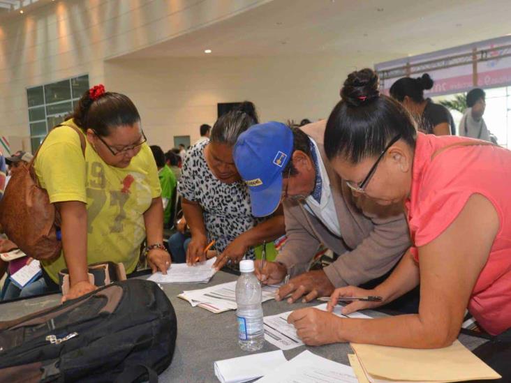 En ferias del empleo, 7 mil plazas laborales En ferias del empleo, 7 mil plazas laborales
