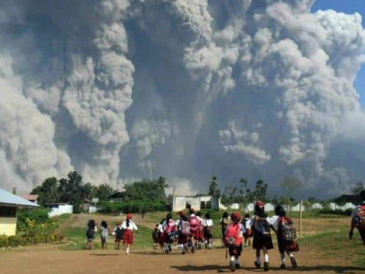 Después de dos años se reactiva volcán : Indonesia Después de dos años se reactiva volcán : Indonesia