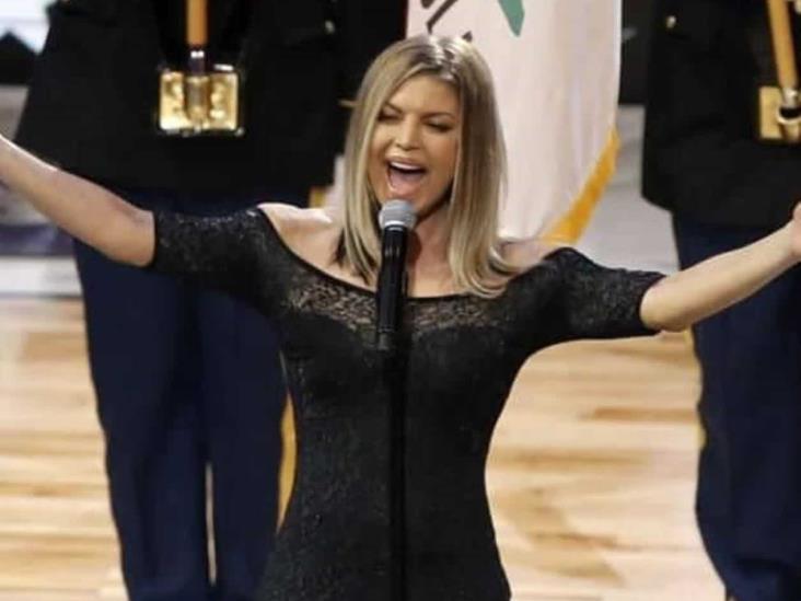 Tachan a Fergie de interpretar muy sexy el himno de EUA Tachan a Fergie de interpretar muy sexy el himno de EUA