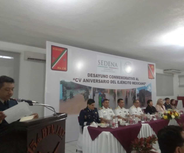 ‘Continúa Sedena de pie para garantizarles la paz’