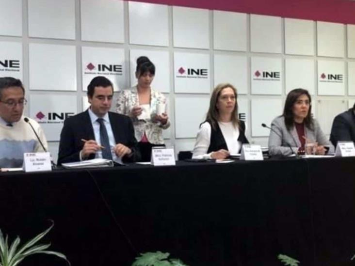 Tumba INE a dos independientes al Senado Tumba INE a dos independientes al Senado