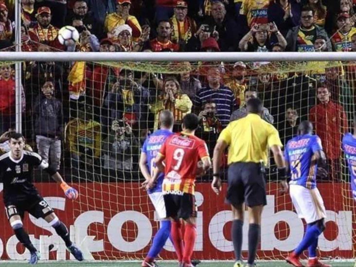 Desperdicia Tigres ventaja de dos goles. Empata 2-2 con Herediano Desperdicia Tigres ventaja de dos goles. Empata 2-2 con Herediano