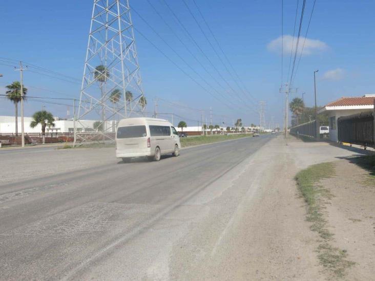 Sale de maquiladora y la despojan de troca Sale de maquiladora y la despojan de troca