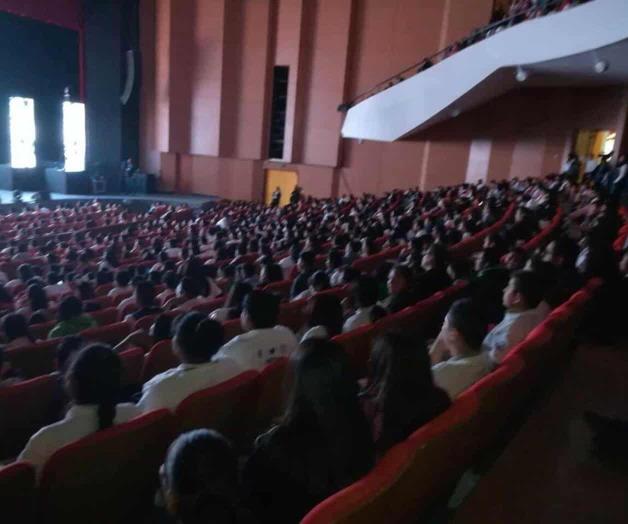 Invitan a estudiantes a vivir sin drogas