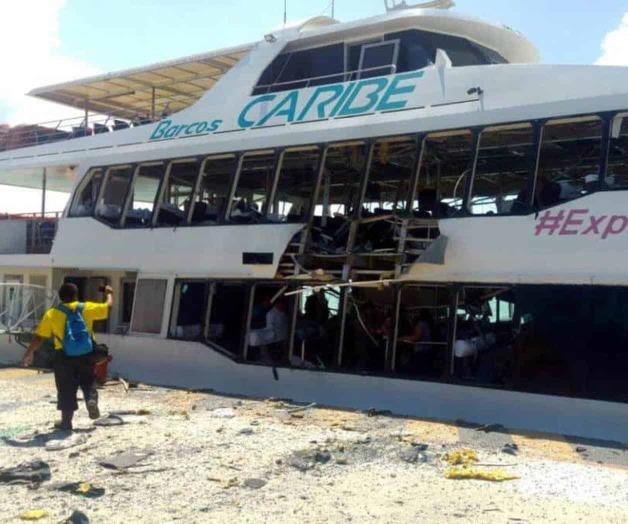 Explota ferry en Playa del Carmen