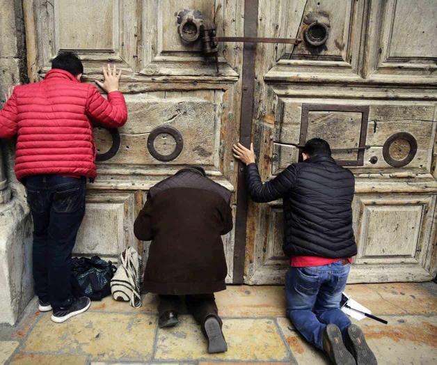 Cierran templo del Santo Sepulcro en protesta por proyecto tributario