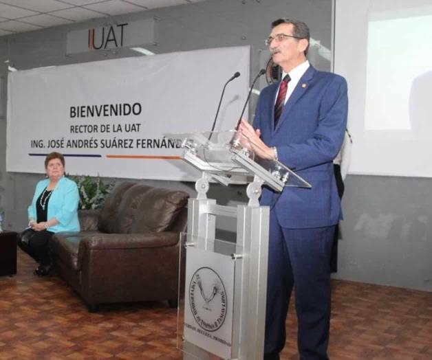 Impulsa rector consolidación académica en Unidad Aztlán