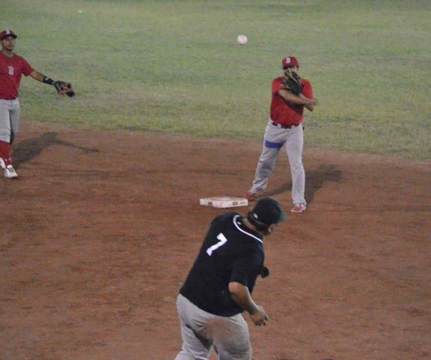 Saltan todos al diamante