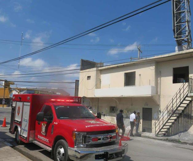 Cae un anuncio sobre cables de alta tensión