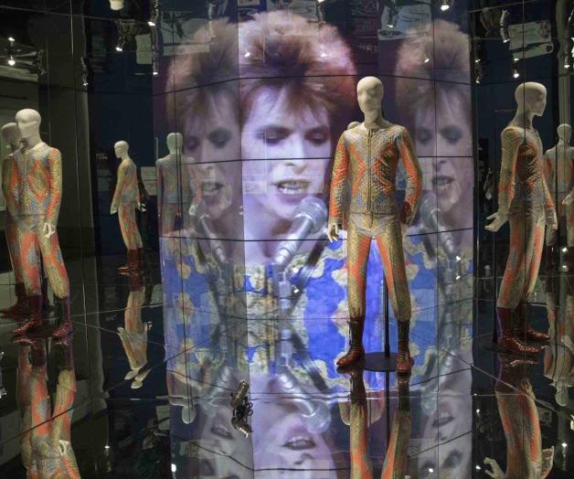 Llega a NY exhibición itinerante ‘David Bowie is’