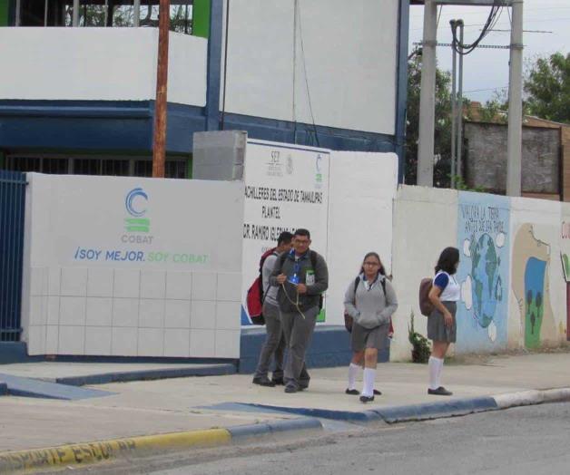 Promueve el Cobat la preparación educativa
