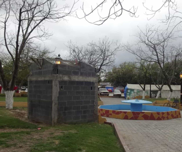 Siguen baños en obra negra