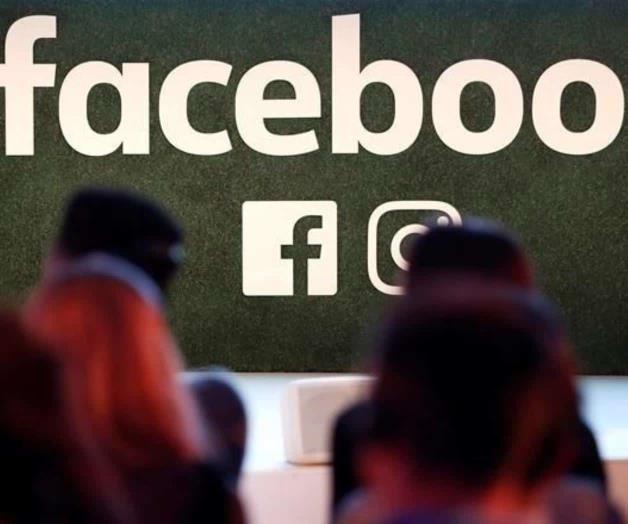 Bajan acciones de Facebook por robo de datos