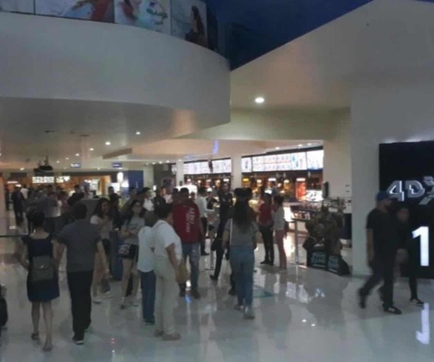 Falsa alarma de incendio provocó la evacuación en 16 salas de cine: Monterrey