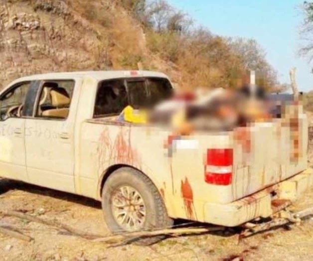 Ya son 15 los cuerpos encontrados en camioneta de Aquila, Michoacán