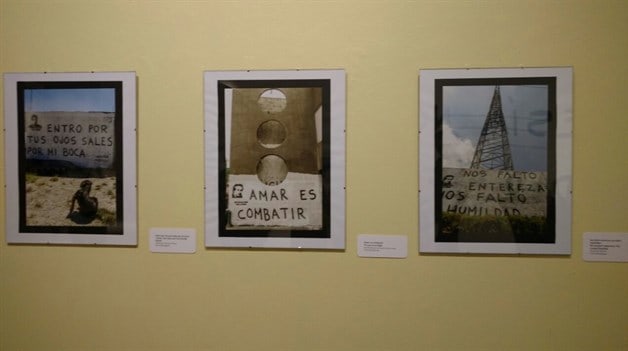 Con su grafiti da la batalla a violencia. Acción Poética