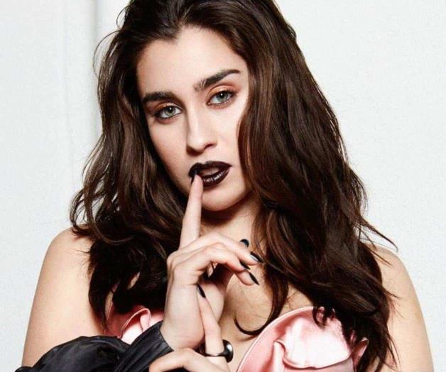 Integrante de Fifth Harmony posa para Playboy