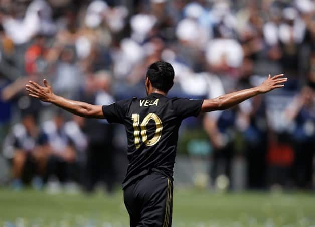 Así le arruina Ibra la fiesta a Vela