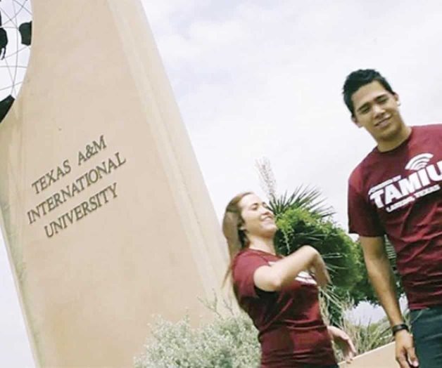 Exponen estudiantes sus  obras de fin de semestre