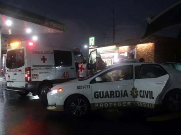 Ataca a golpes a mujer para robarle una bolsa Ataca a golpes a mujer para robarle una bolsa