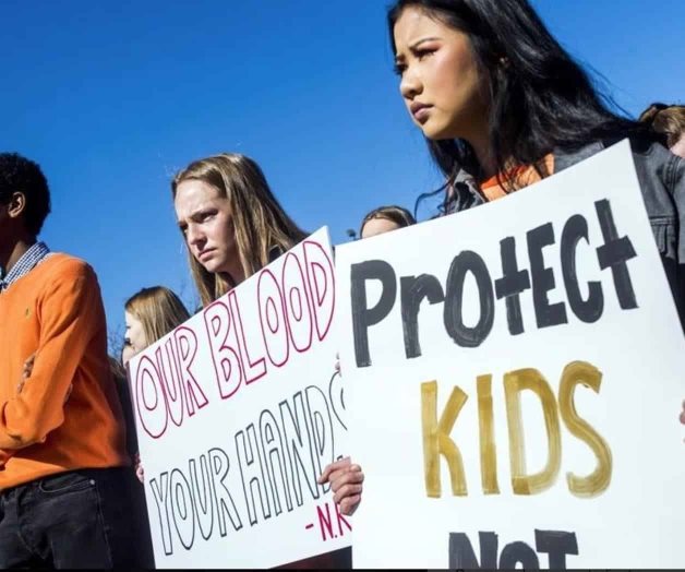 Jóvenes exigen control de armas en EU
