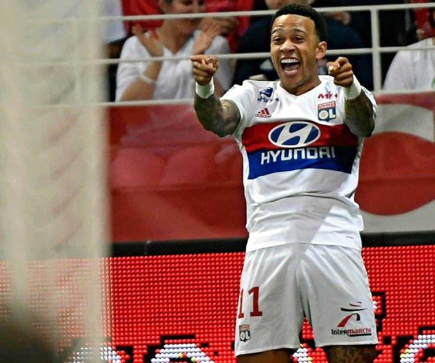 Lyon golea a Dijon y se acerca a Mónaco
