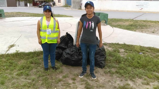 Le dan una ‘manita de gato’ en su día Le dan una ‘manita de gato’ en su día