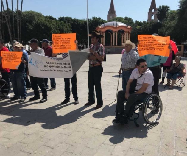 Matamoros: Pensionados reclaman al alcalde pago de retroactivo