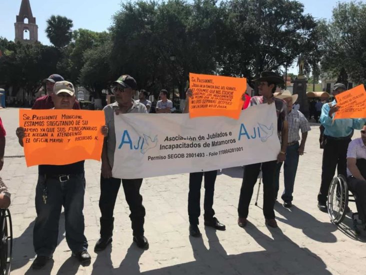 Reclaman pago de su retroactivo. Protestan pensionados y jubilados Reclaman pago de su retroactivo. Protestan pensionados y jubilados