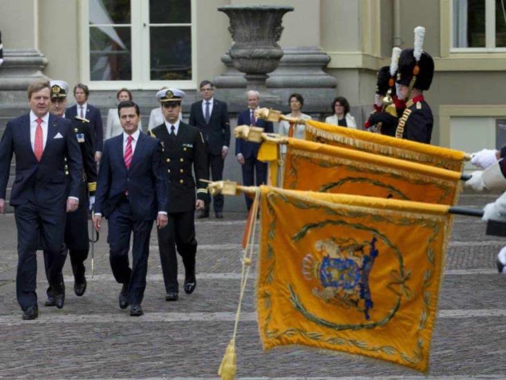 (VIDEO) Le gritan “¡asesino!” a Peña Nieto en Alemania y Holanda (VIDEO) Le gritan “¡asesino!” a Peña Nieto en Alemania y Holanda