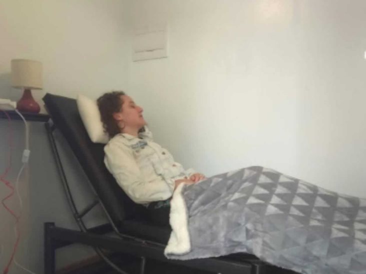 Tomarán una siesta entre clase y clase Tomarán una siesta entre clase y clase