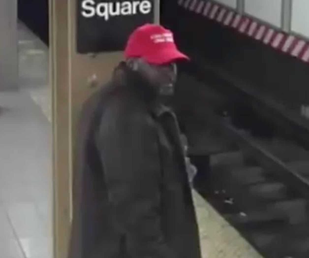 Arrestan a sospechoso de lanzar a mexicano a vías del metro en EU Arrestan a sospechoso de lanzar a mexicano a vías del metro en EU