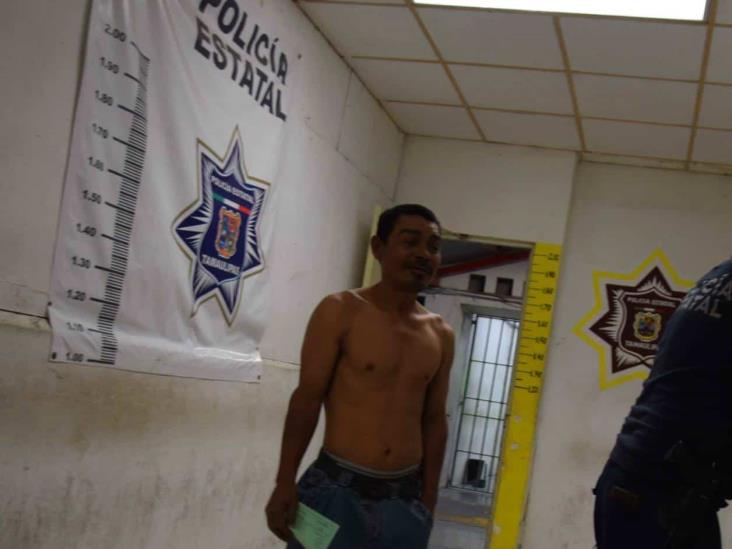 Detienen a ebrio por molestar a una familia Detienen a ebrio por molestar a una familia