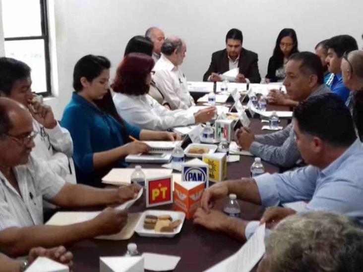 Sesionan INE y partidos políticos Sesionan INE y partidos políticos