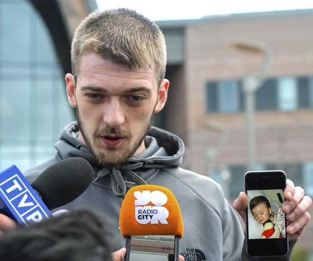 Muere niño británico entre una batalla legal