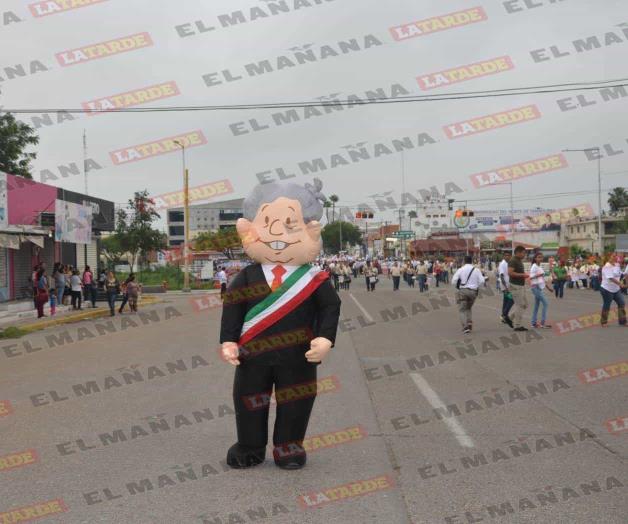 ‘Botan’ de la parada obrera en Reynosa a la botarga de AMLO ‘Botan’ de la parada obrera en Reynosa a la botarga de AMLO