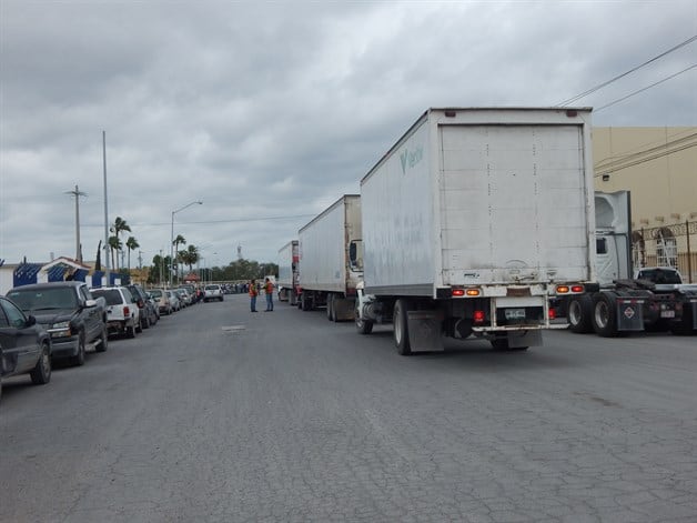 Se manifiestan contra despidos Se manifiestan contra despidos