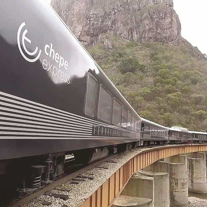 INCREÍBLE. El nuevo Chepe Express busca hacer del trayecto por las Barrancas del Cobre un momento estelar del viaje.