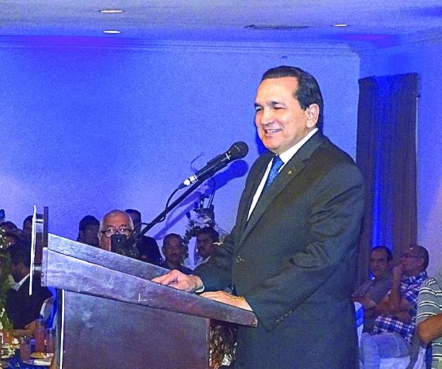 Toman protesta a líder de Canaco y a Consejo