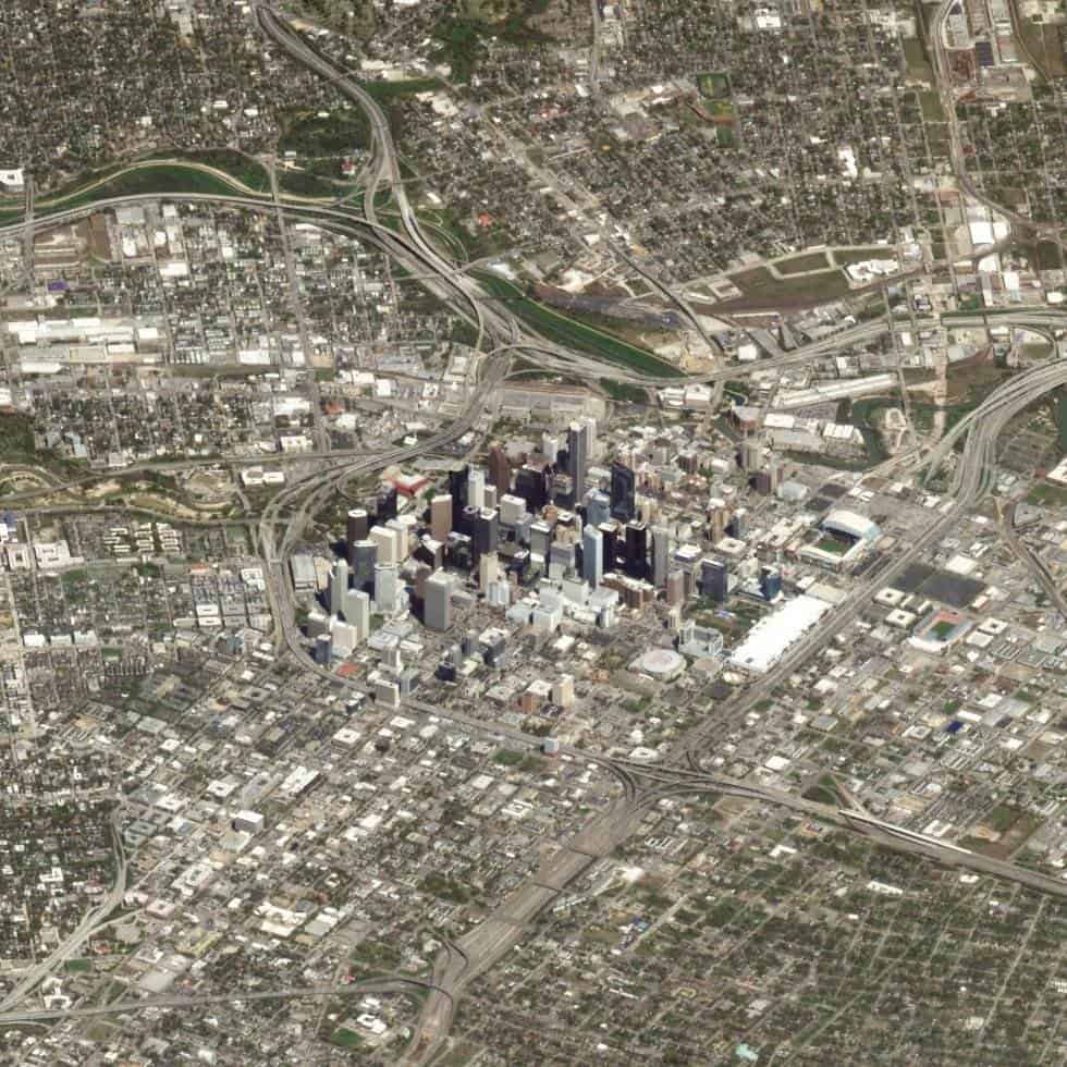 Houston (Estados Unidos)Houston es la cuarta ciudad más grande Estados Unidos y la más poblada de Texas. En la imagen se pueden ver los rascacielos situados en el centro de la ciudad, rodeados de autopistas y barrios residenciales. Foto tomada el 14 d